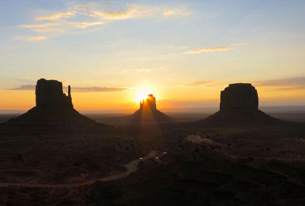 arizonanature:  Sunrise  at Monument Valley 