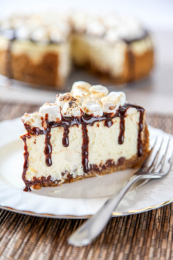 fullcravings:  S’mores Cheeecake 