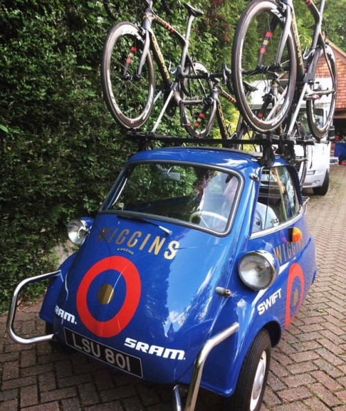 gentlemandomestique:Wiggo Wednesday: Mr. Bean to the rescue. WigginsOfficial