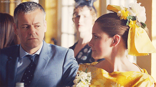 aconsultingdetective:Gratuitous Sherlock GIFs“Rupert Graves thinks Lestrade really fancies Molly” (x