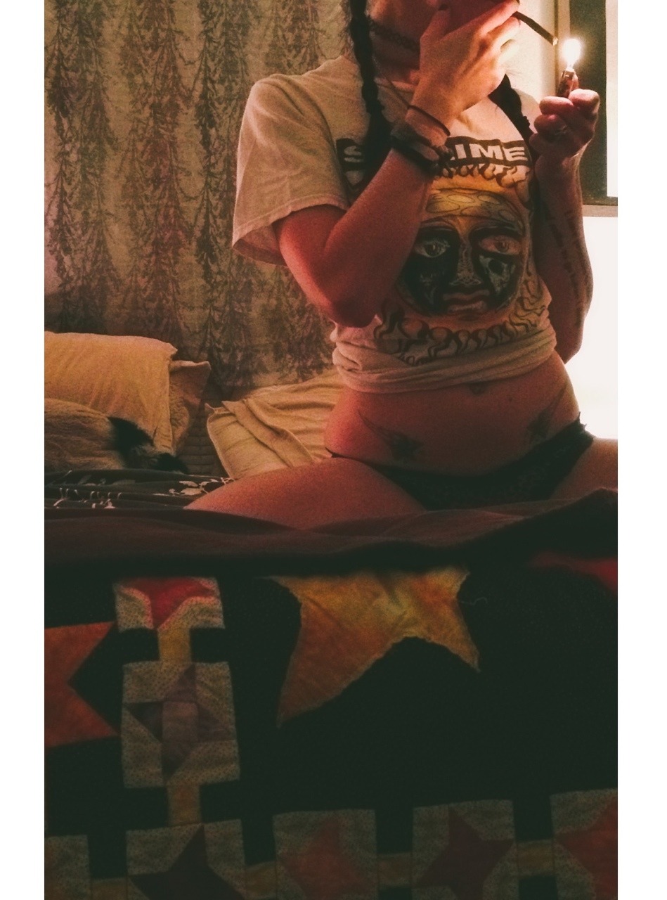 ladys-a-tramp:  Roll. Light. Smoke. Repeat.