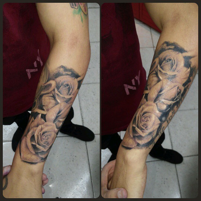 Crew Love Tattoo Healed Cicatrizado Brazo En Proceso Roses Tattoo