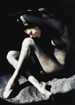 dormanta:Kristen McMenamy in &ldquo;NEO Urban Carmen&rdquo; by Javier Vallhonrat for Vogue Italia April 1990