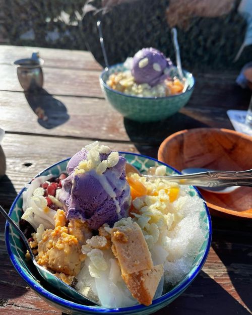 Cousin sent this. Tummy did audible grumble. #Filipino #HaloHalo #desserthttps://www.instagram.com