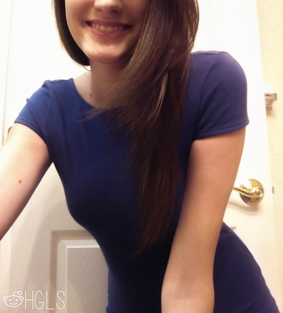 jimmycombscash:    Click for more Sweets and 33.200 followers.   I LOVE this girl
