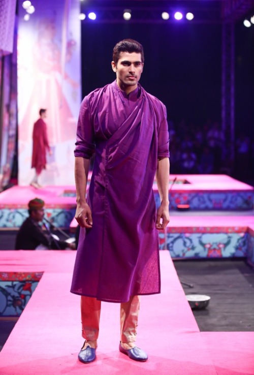 bollywoodishtyle: WIFW SS '15: Highlights of Tarun Tahiliani I: Menswear