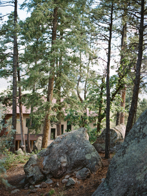 This intimate mountainside wedding is beyond beautiful, just like the bride. Photographed by Jacob B