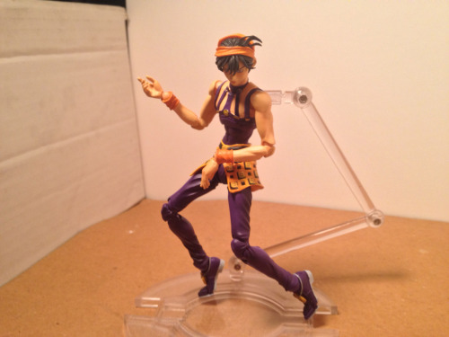 chaos-chaos-chaos-x:  Since I finally have a Fugo figure now, I HAD to do this.     I love this