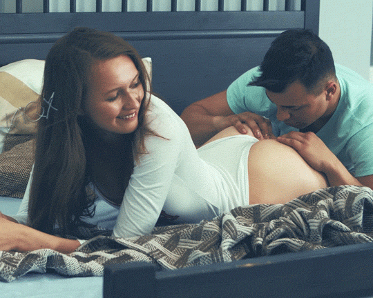 eagerlicker4her:  Nothing puts a smile on a girl’s face…..like licking her butthole!