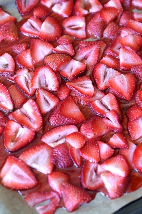 Porn photo foodffs:  Roasted Strawberry ButtercreamReally