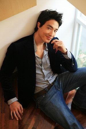 kazosa:Daniel Henney  Credit to photogs