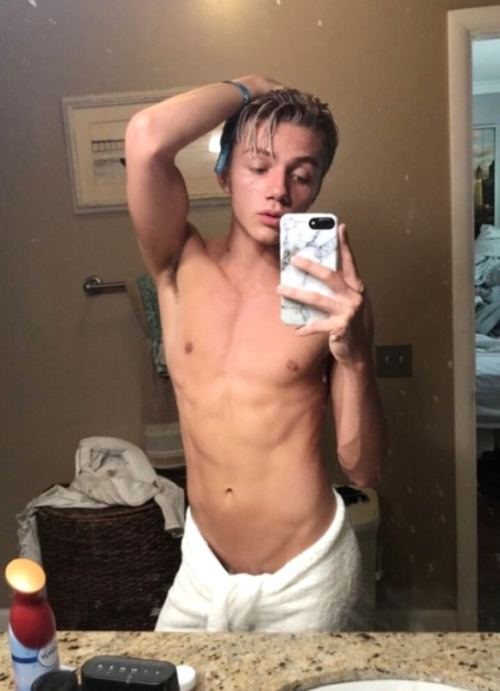 https://horniboisteenbois.tumblr.com/post/169283061636