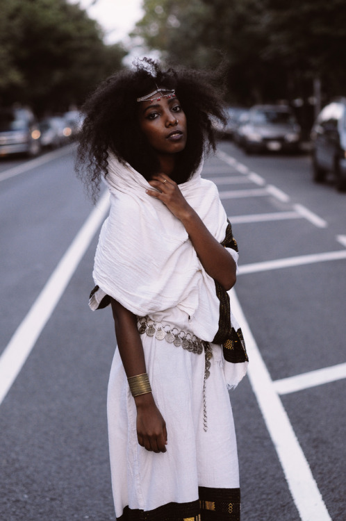 quazimottoonwax: Habesha Woman || Le Rü  by J. Quazi King quazimottoonwax.tumblr.c