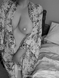 iwishiwasyour-favouritegirl:  im never wearing anything else besides this robe from now on 😍
