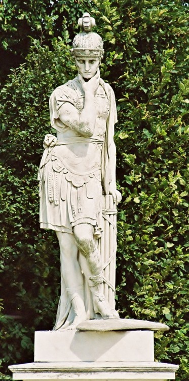 romegreeceart:Quintus Fabius Maximus Verrucosus Cunctator - the Shield of RomeRoman dictator who use