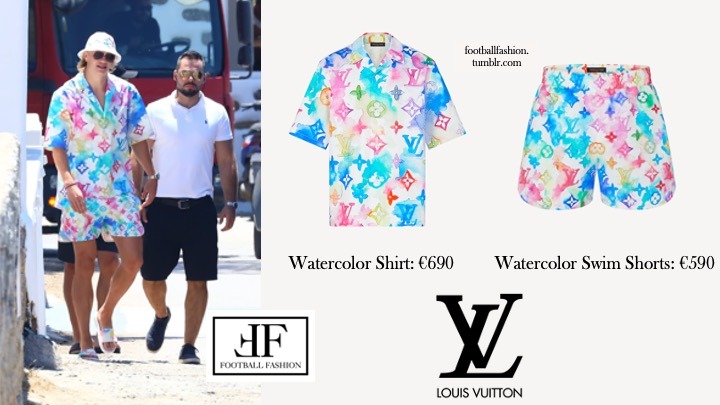 This Louis Vuitton Watercolor Short Sleeve Shirt is perfect for