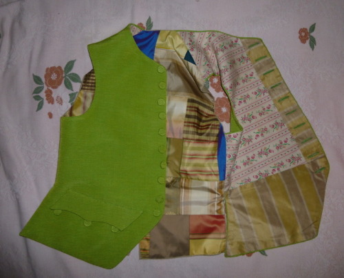 vincents-crows:Finished the blog post on my most recent waistcoat!