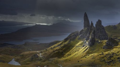 smithsonianmag: Photo of the Day: Lighting the Old Man Photographer caption: On a stormy autumn