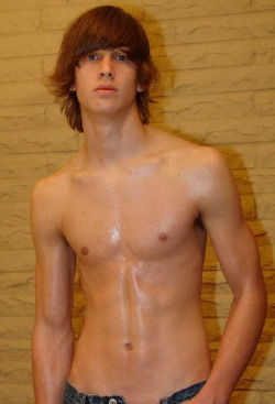 just-a-twink:  Fuckin’ Gorgeous, Tight Wet Torso…  Fucking hot
