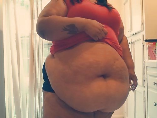 ilovehugessbbw:  Wanna fuck a horny BBW? - CLICK HERE! 