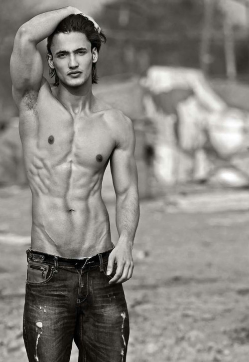 aussieguy696969:  joselito28:  Azim Riad bencrazy Follow mewww.joselito28.tumblr.com  Follow me plea