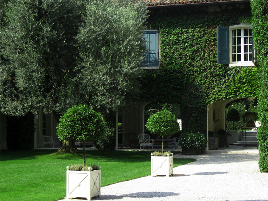 MADABOUT GARDEN DESIGN - The stunning garden of a beautiful country