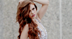 folklorebytaylorswift: “Have confidence in who you are and don’t be afraid to