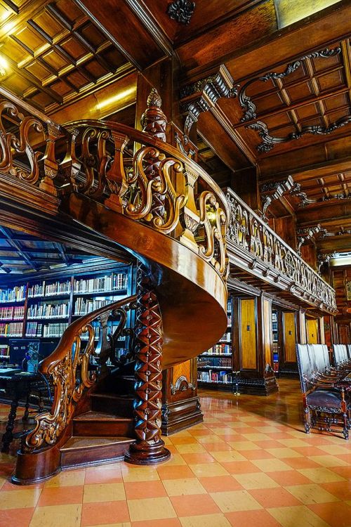steampunktendencies: Spiral Staircase, Public Library, Lima, Peru [ Twitter | Instagram | Facebook |