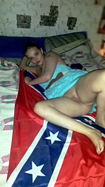 nymphocouplesfun:  Www.dixiestar.tumblr.com  Thanks for the submission