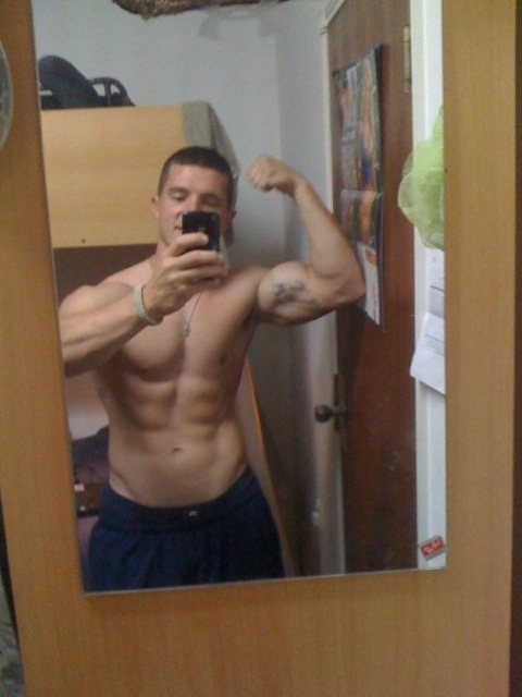 instaguys:  Guys with iPhones Source: gwip.me 