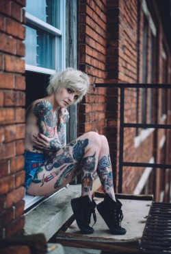 xo-zn:  Up on the roof P: @adamgallowayphoto M: Zephyr Nouveau /Zephi Suicide @xo-zn