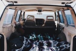 eartheld:  eartheld:  da beach jeep  mostly nature