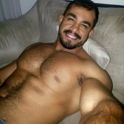 stratisxx:  Wow the girth on this Arab daddy. That’s a batering ram. That heavy meat will feel like a horse is fucking you.