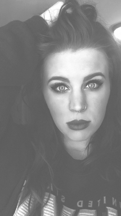 kinkyvegan:  I’m a babe and I’m not sorry. 👌