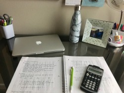 studieswjessica:  Sundays are for attempting to do homework….sos