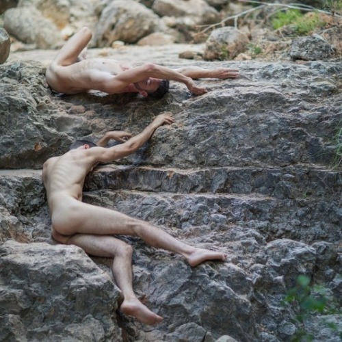 bencrazy:Source: https://naked-bum-in-the-sun.tumblr.com/