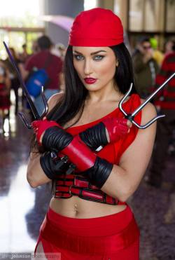 hottestcosplaygirls:Elektra Long Beach Comic