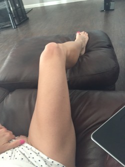 luckysugar123:  Watching the cable guy hard