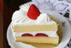 yummyasia:  Strawberry Shortcake (Classic)