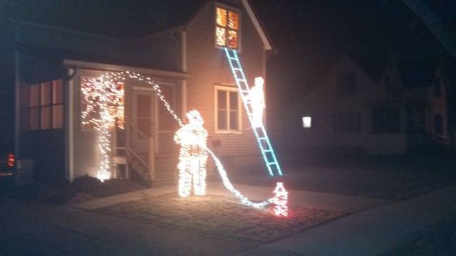 fredsbarandgrill:  Best Christmas lights ever!!1