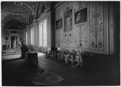 russian-style: Hermitage Museum during World War II