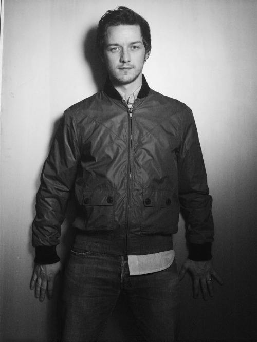 James McAvoy by Kurt Iswarienko, May 2008 [MQ×53, LQ×33] pt.11