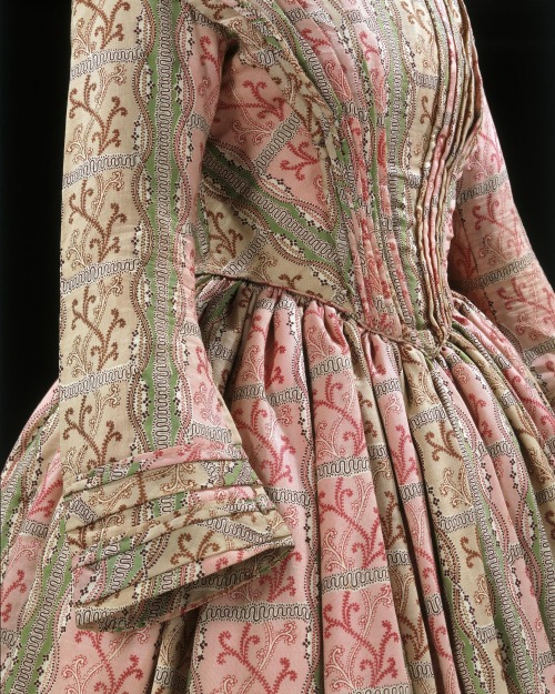 fashionsfromhistory: Day Dress1848-1850United KingdomVictoria & Albert Museum