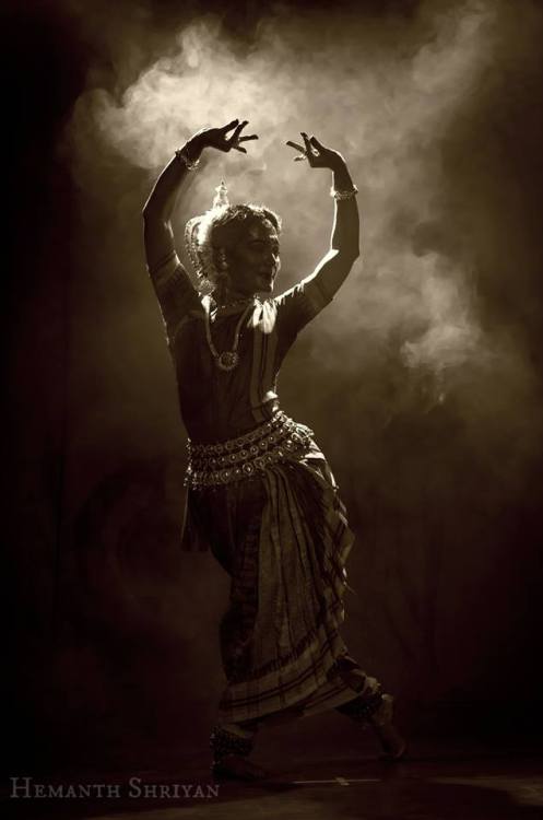 OdissiDancer: Sarita Mishra, a dancer with RudrakshyaPhotographer: Hemanth Shriyan