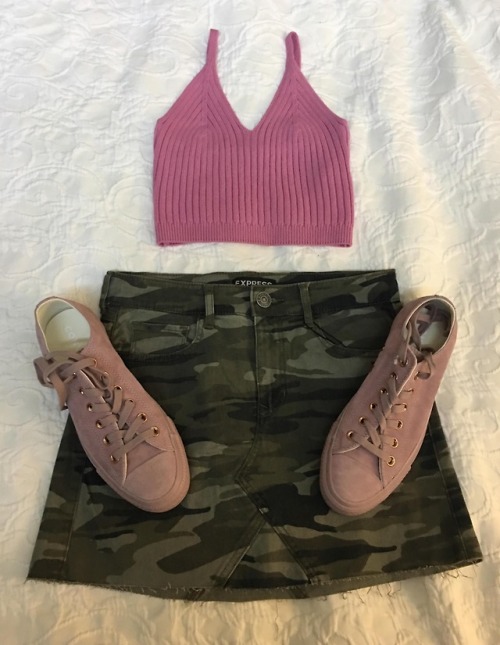 rememberyourbarefeet:@taylorswift These are my rep tour outfits! I’m wearing the pink skirt with the