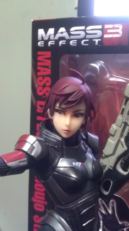 Got four of my six figures today.  I had to rearrange shit to get em to fit on my shelf.  Guess I need to get a bigger shelf or find somewhere else to put my books and other stuff. Female Shepard by Kotobukiya  Alisa Ilinichina Amiella by D-Arts(Bandai)