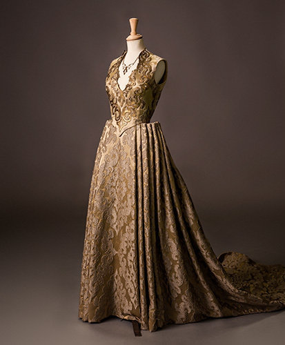 margaerytyrellsource:“There is gravitas to this costume. I wanted this dress to have real weight. It