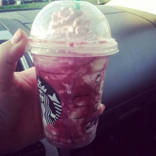 So I decided to go with the flow and get the #zombiefrappuccino from Starbucks. It is very appley. I