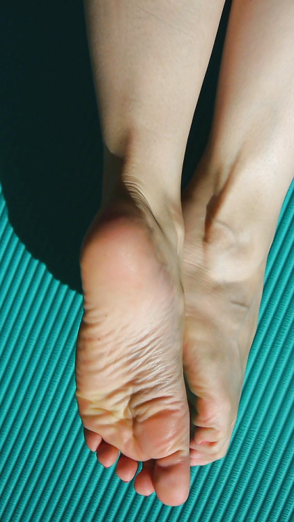 footlovin74:  pedicuredsexy:  @pedicuredsexy <3 <3  Yummy