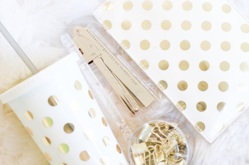 7.23.16I’m too partial to the gold aesthetic( stuff (affiliate links!) : dotted tumbler // gol